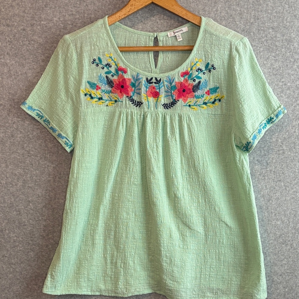 JODIFL Light Green Embroidered Floral Blouse size Large